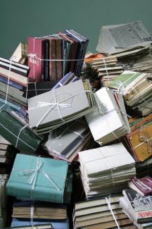 des livres empilés